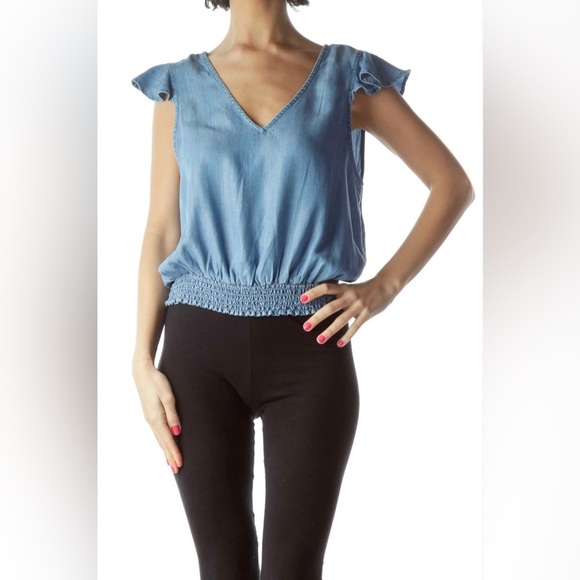 Francesca's Collections Tops - Francesca’s Blue Rain V Neck Chambray Ruched Waist Short Cap Sleeve Size Small